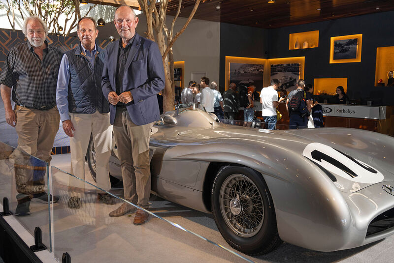 Mercedes-Benz W196R, Rob Myers (RM Group), Joe Hale ( Indianapolis Motor Speedway Museum), Marcus Breitschwerdt, CEO Mercedes-Benz Heritage GmbH (von links nach rechts)