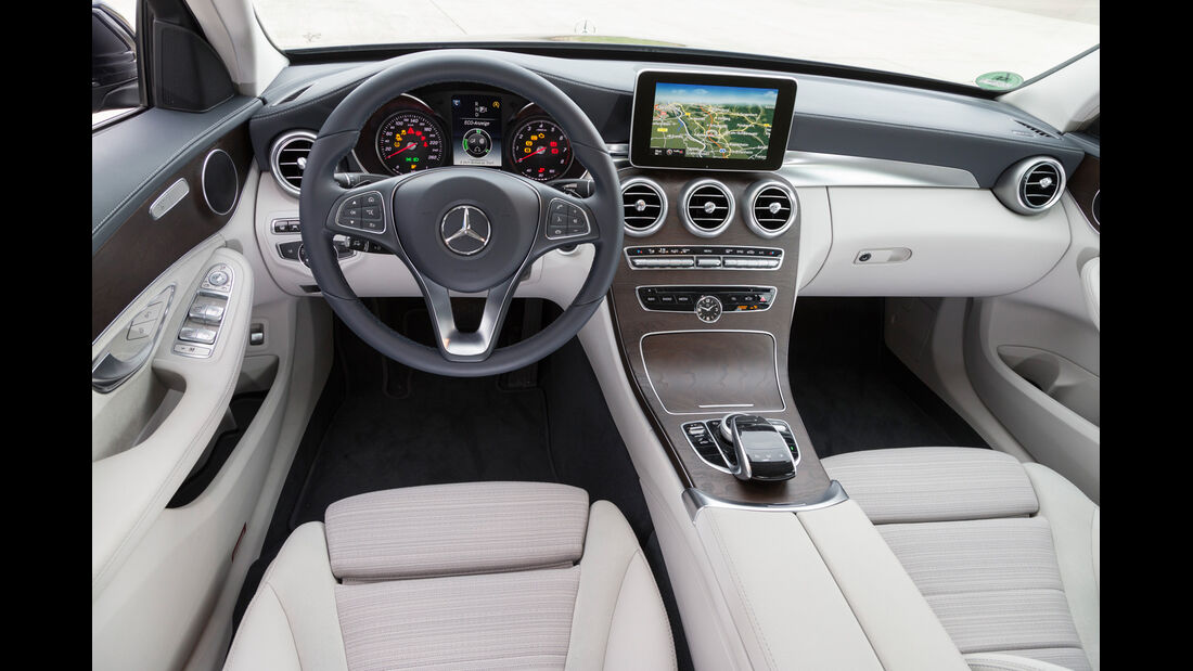 Mercedes C 200, Cockpit