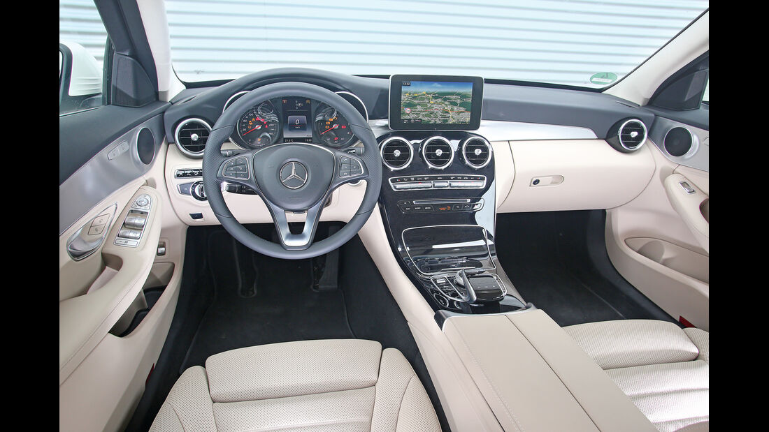 Mercedes C 250 Bluetec, Cockpit