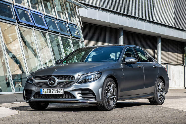 Mercedes Ruckrufe Fur A C Klasse Amg Gt Auto Motor Und Sport