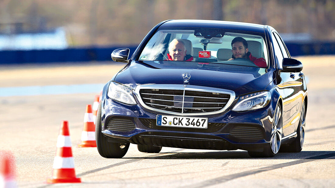 Mercedes C 400 4Matic, Frontansicht, Slalom