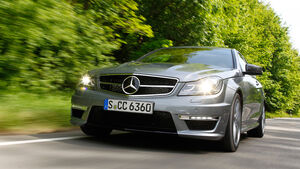Mercedes C 63 AMG Coupe Performance Package, Frontansicht, Wald, Frontscheinwerfer
