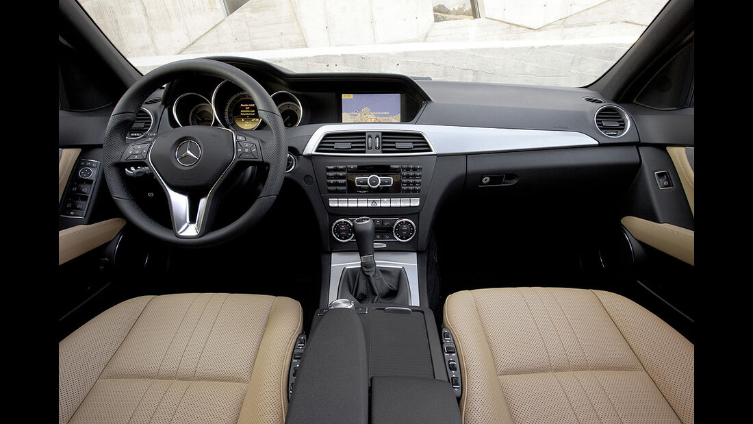Mercedes C-Klasse Facelift, Innenraum, Cockpit