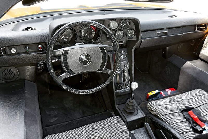 Mercedes C111, Cockpit