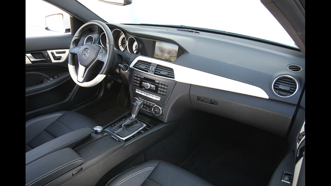 Mercedes C250 Coupe, Cockpit