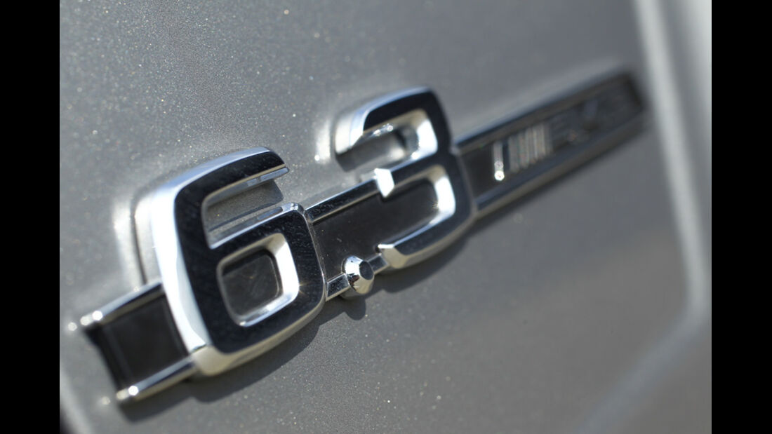 Mercedes C63 AMG Coupe Performance Package, Typenbezeichnung, Emblem