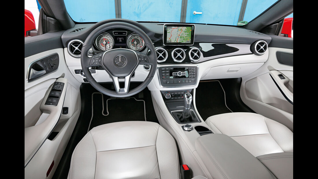 Mercedes CLA 180, Cockpit