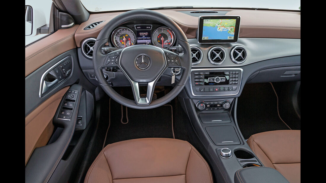 Mercedes CLA 220 CDI, Cockpit, Lenkrad