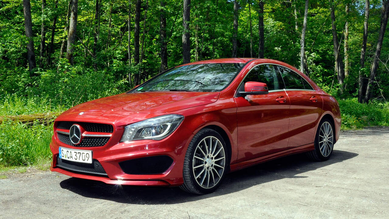 Mercedes Cla Im Innenraumcheck Kompakte Stufenheck Limo Im Amg Style Auto Motor Und Sport