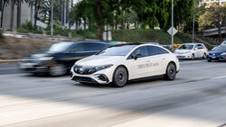 Neue Außenbeleuchtung: Mercedes erhält türkises Licht für autonomes Fahren  