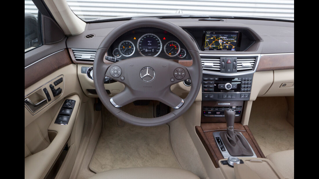 Mercedes E 200 CDI T Elegance, Cockpit, Lenkrad