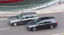 Mercedes E 200 CDI T Elegance, VW Passat Variant Blue TDI Highline, Stadtfahrt, beide Fahrzeuge, Seitenansicht, von oben