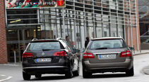 Mercedes E 200 CDI T Elegance, VW Passat Variant Blue TDI Highline, beide Fahrzeuge, Rückansicht