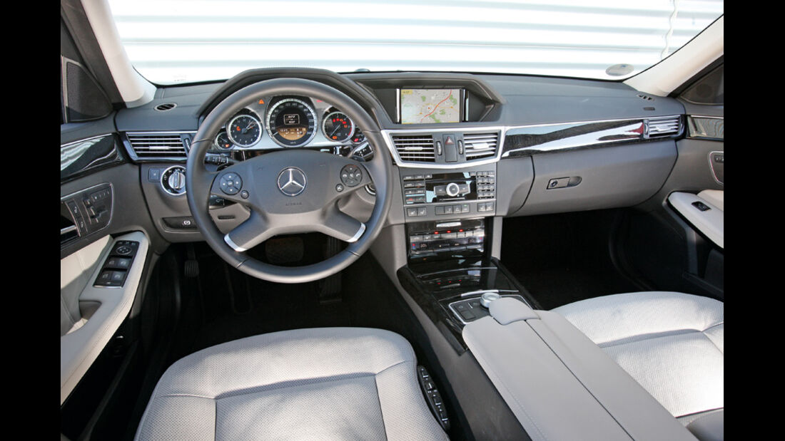 Mercedes E 220 CDI, Cockpit