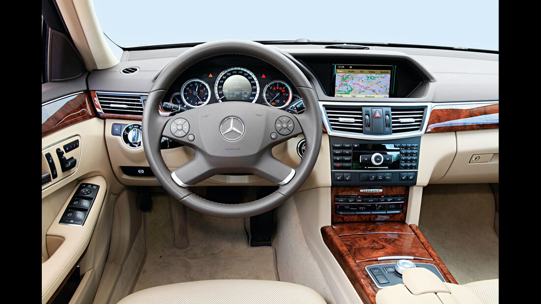 Mercedes E 250 CDI T, Cockpit