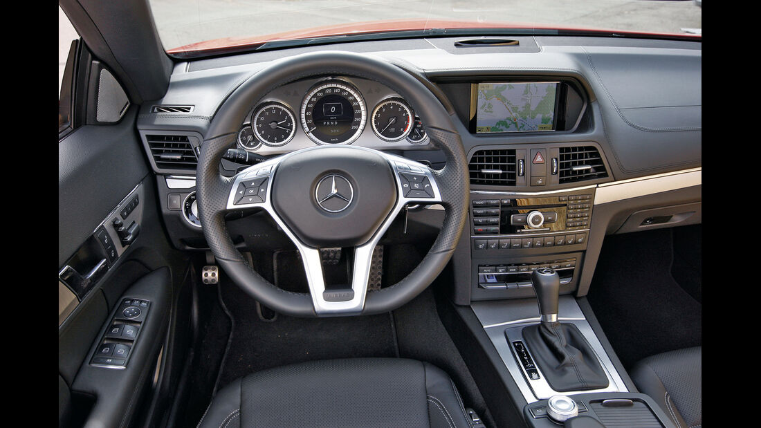 Mercedes E 350 Cabriolet, Cockpit, Lenkrad