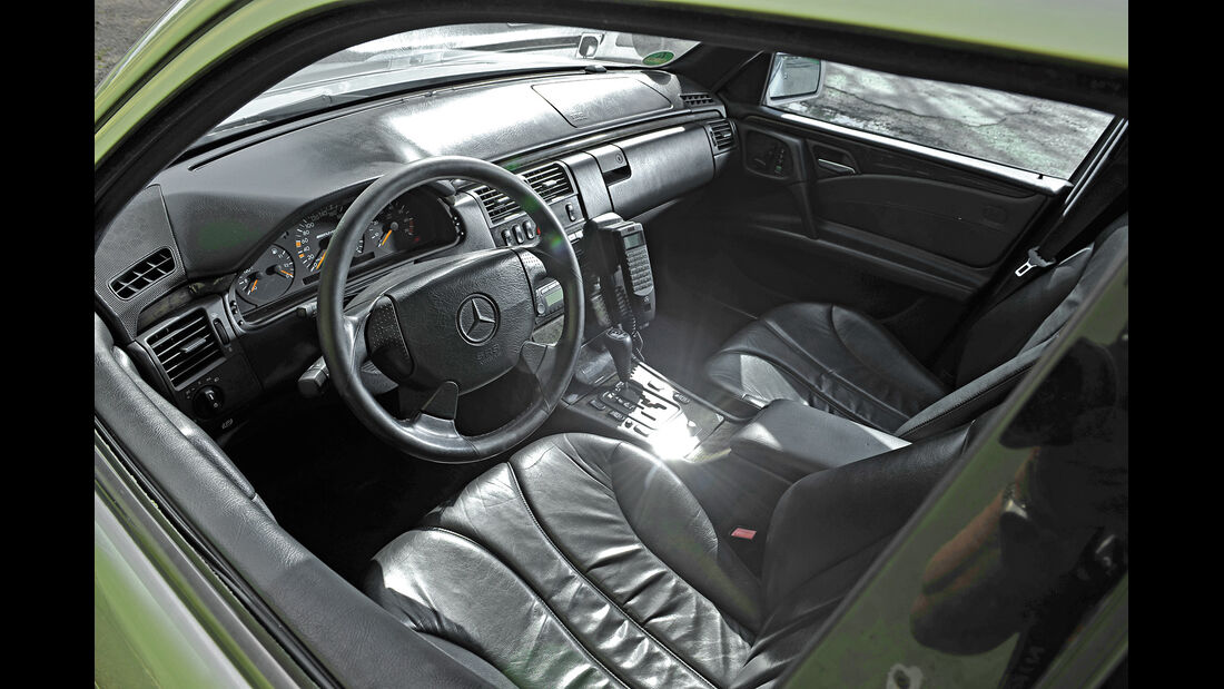 Mercedes E 50 AMG, Cockpit