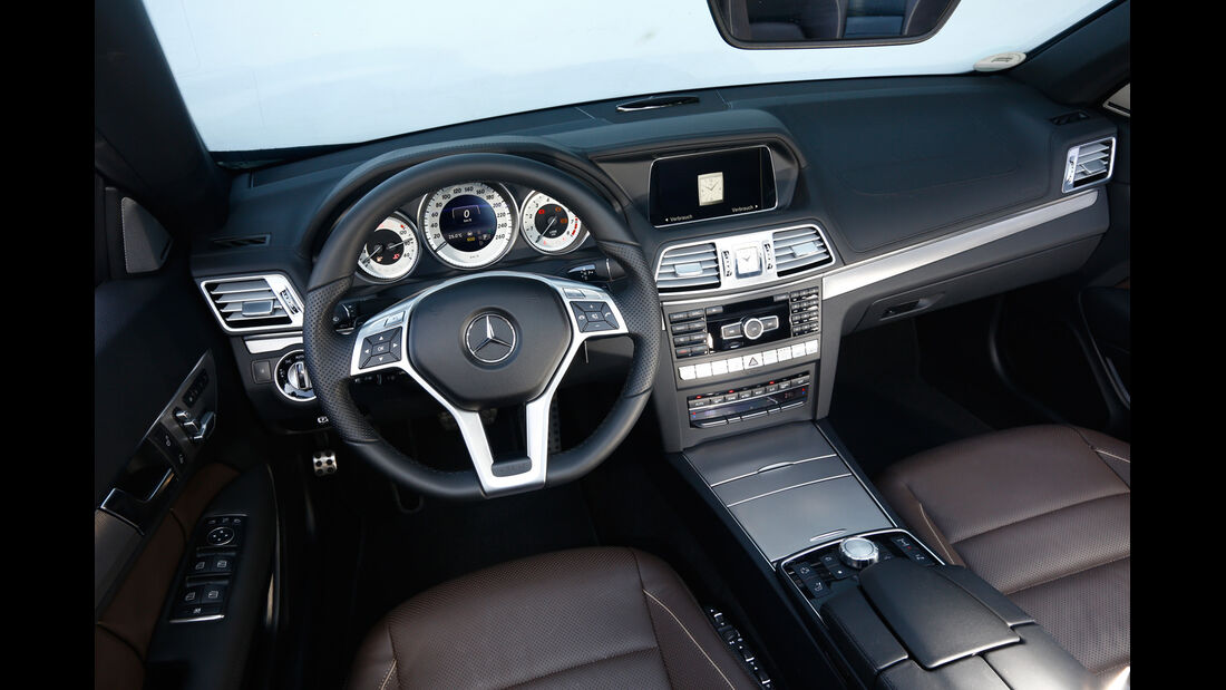 Mercedes E 500 Cabriolet, Cockpit, Lenkrad