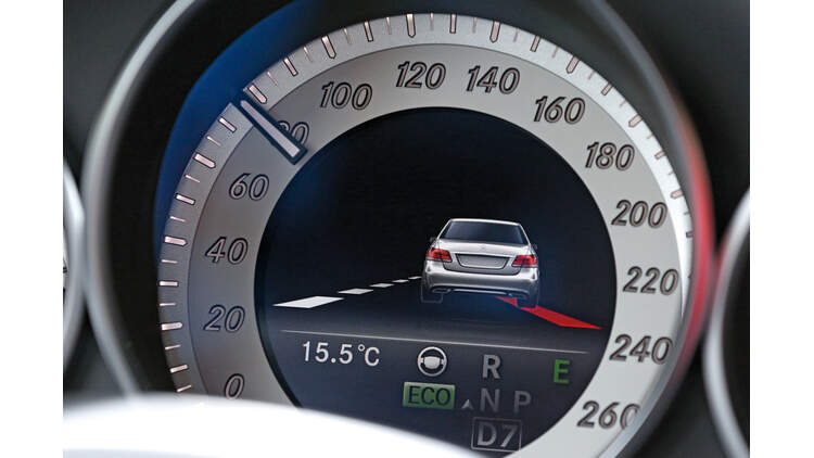 Assistenzsysteme Im Praxistest So Arbeiten Die Helfer Im Alltag Auto Motor Und Sport