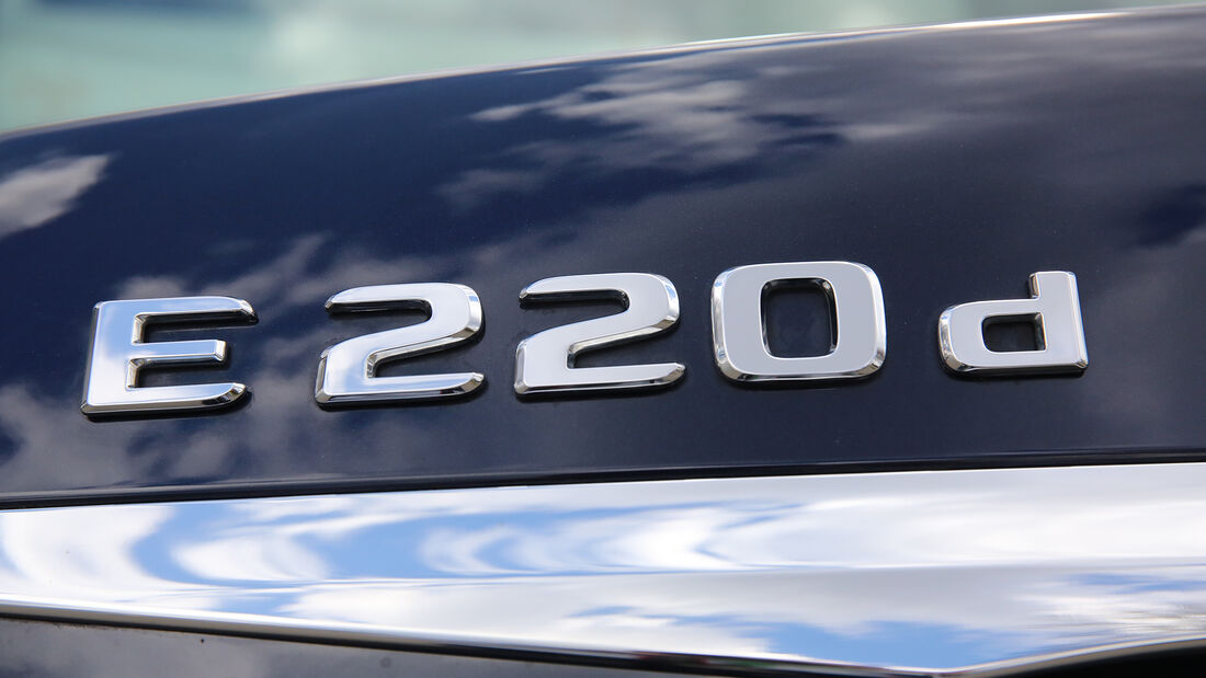 Mercedes E220 d Schriftzug