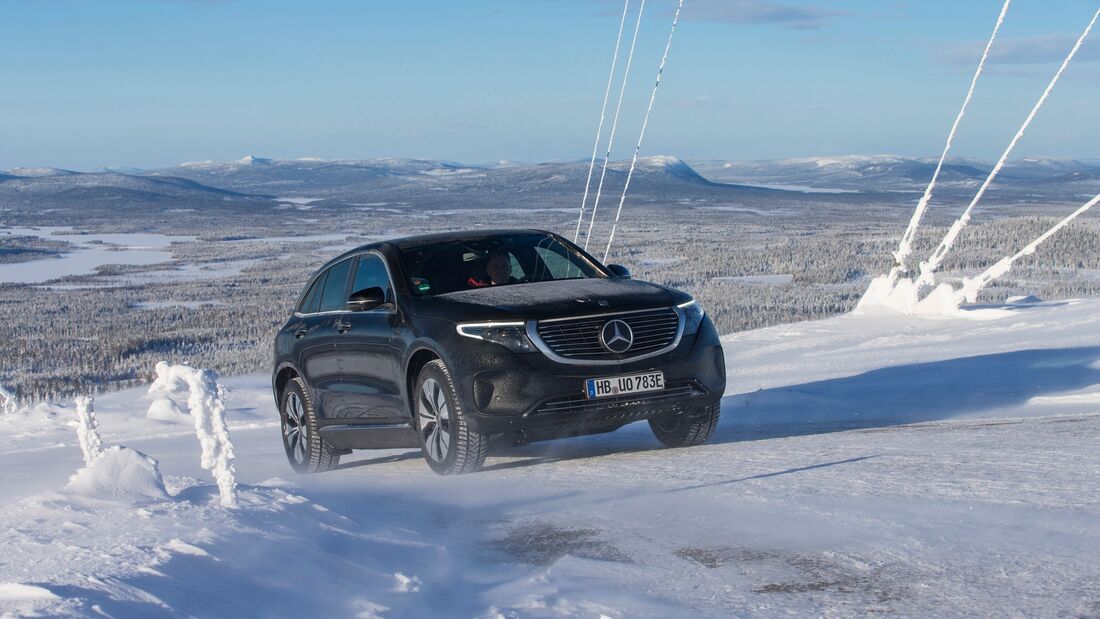 Mercedes EQC Schnee Eis Winter Drift Elektroauto