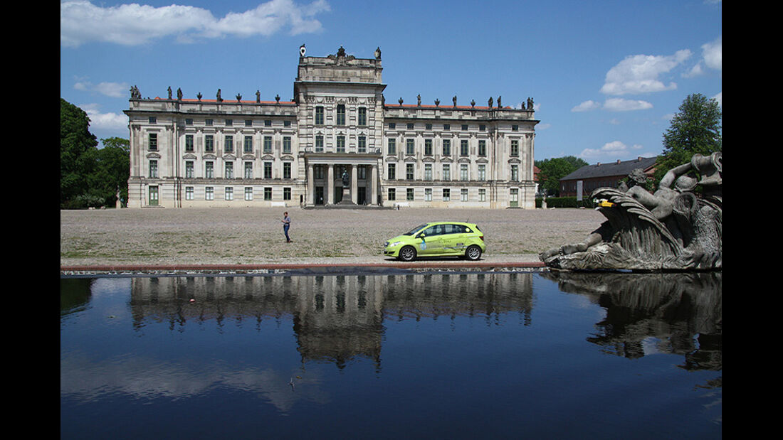 Mercedes F-Cell World Drive Tag 70, Schloss Ludwigslust