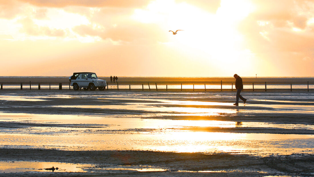 Mercedes G 500 Cabrio, Seitenansicht, Sonnenuntergang