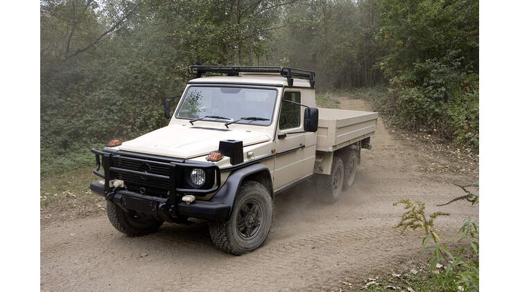 Mercedes G Lrpv Und Lapv Neue G Klasse Modelle In Uniform Auto Motor Und Sport