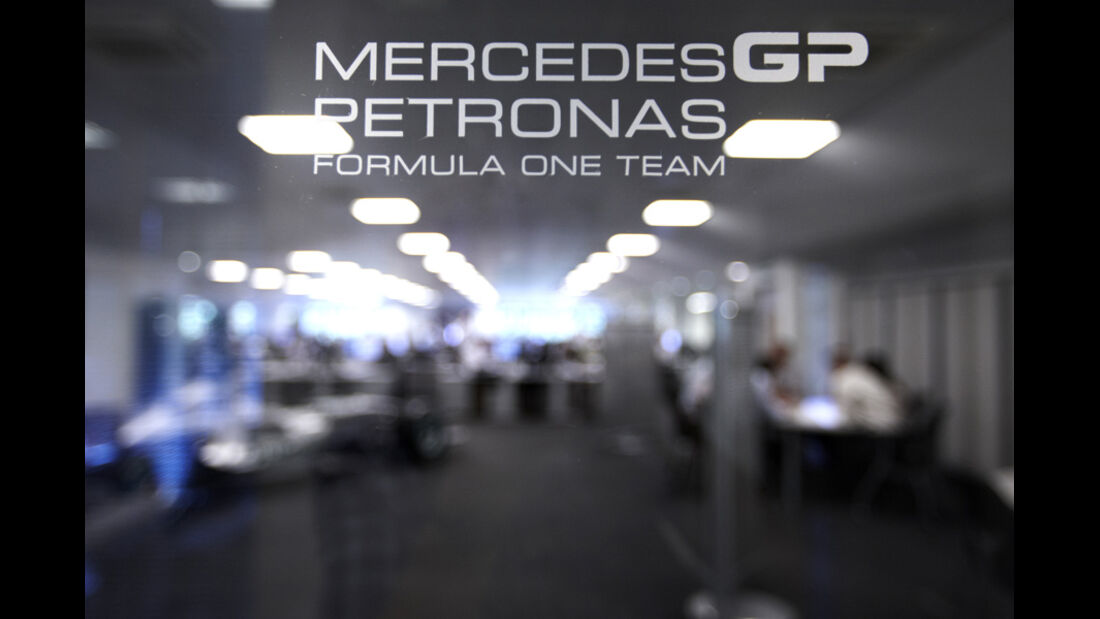 Mercedes GP - Fabrik Brackley