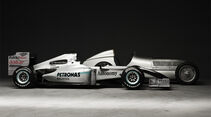 Mercedes GP W01 vs. W25