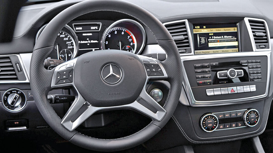 Mercedes ML 250 Bluetec, Cockpit