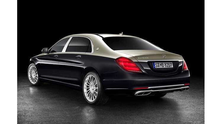 Schluss Mit Silber Mercedes Lackiert Jetzt In Fremdfarben Auto Motor Und Sport