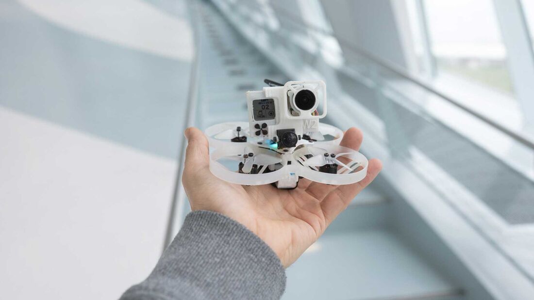 Mercedes Museum Mini Drohne