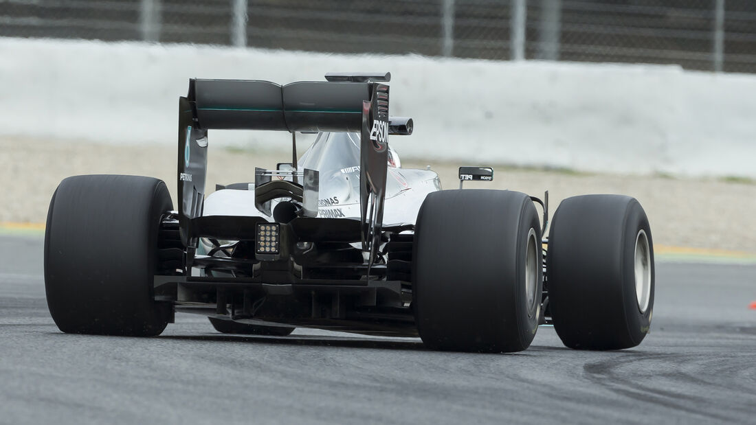Mercedes - Pirelli Reifentest Barcelona 2016