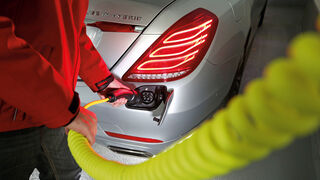 Mercedes S 500 Plug in Hybrid lang, Stromzufuhr