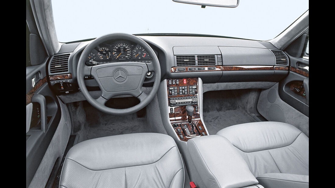 Mercedes S-Klasse W140, Cockpit