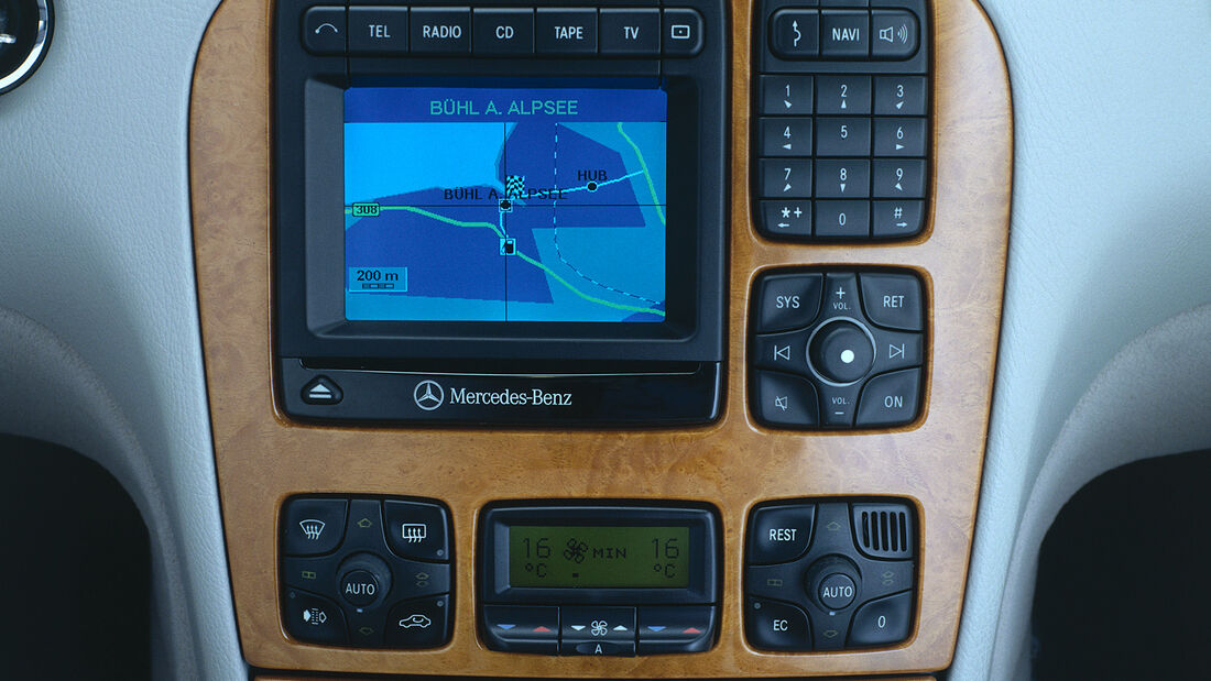 Mercedes S-Klasse, W220, Mittelkonsole, Navigation, Display