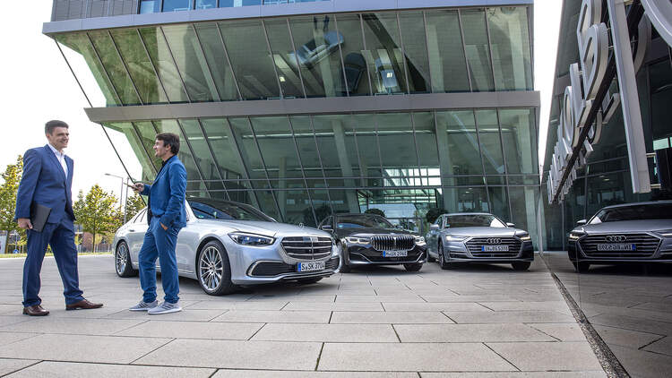 Innenraum Vergleich Ist Die S Klasse Innen Besser Oder Nur Anders Auto Motor Und Sport