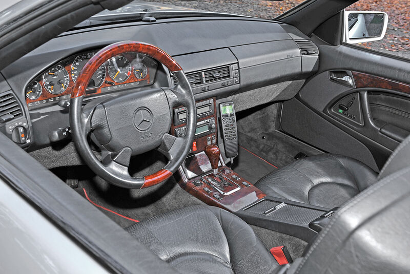 Mercedes SL 280, Cockpit