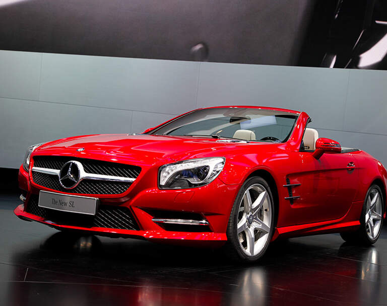 Sitzprobe Mercedes Sl In Detroit Jennifer Fahr Den Wagen Vor