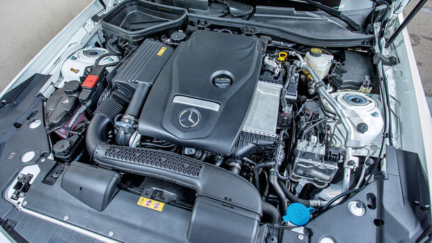 Mercedes SLC 300, Motor