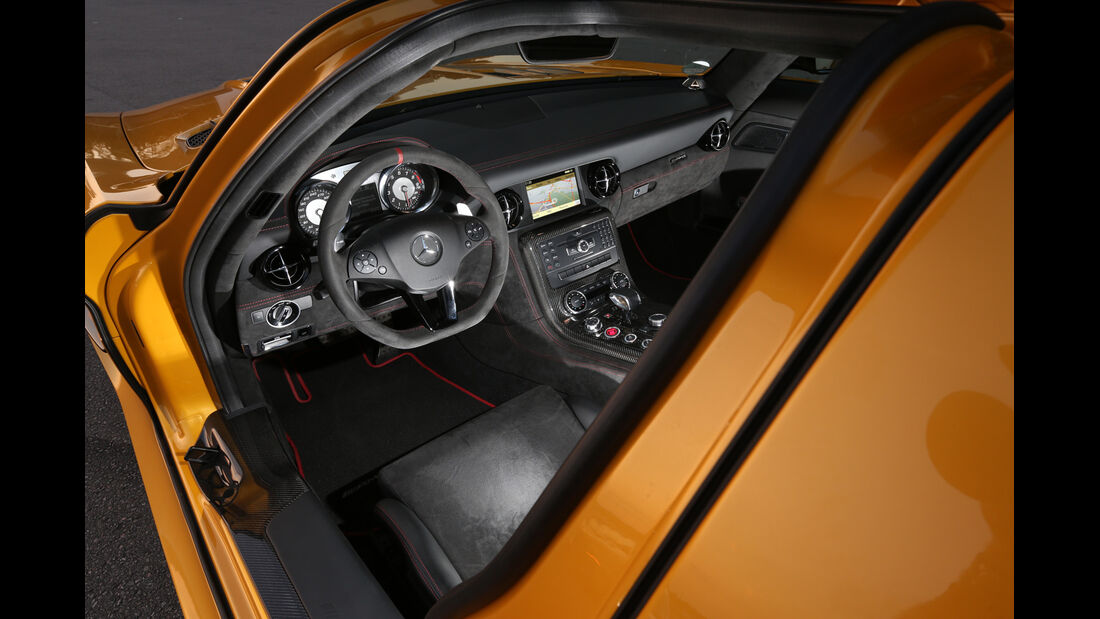 Mercedes SLS AMG Black Series, Cockpit
