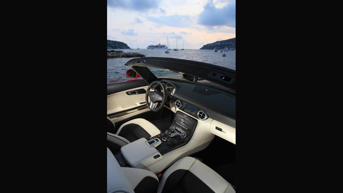 Mercedes SLS AMG Roadster, Cockpit