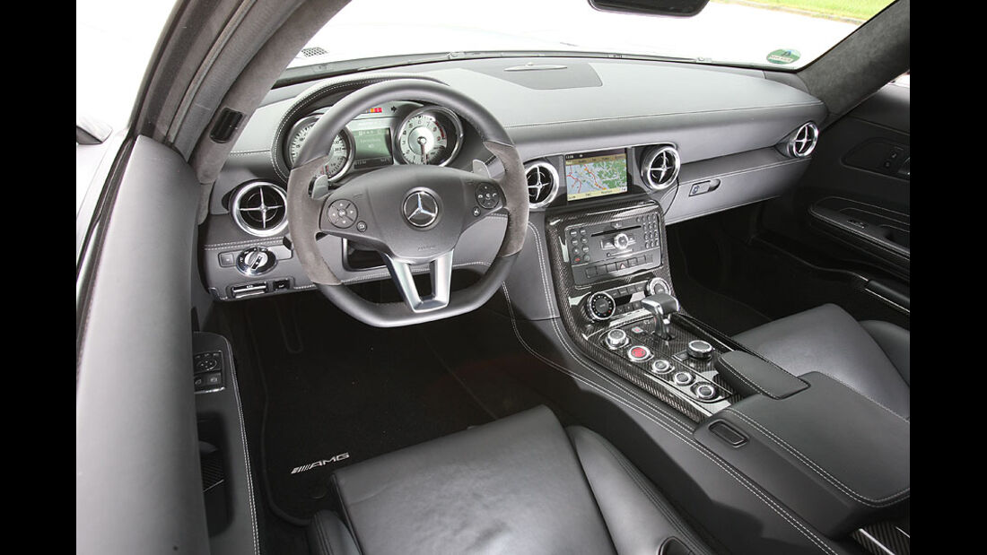 Mercedes SLS, Cockpit