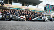 Mercedes Teamfoto - Formel 1 - GP Abu Dhabi  - 17. November 2022