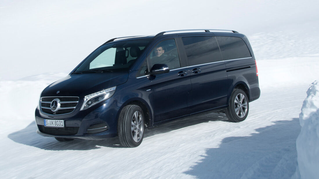 Mercedes V 250 Bluetec 4Matic lang, Kurvenfahrt