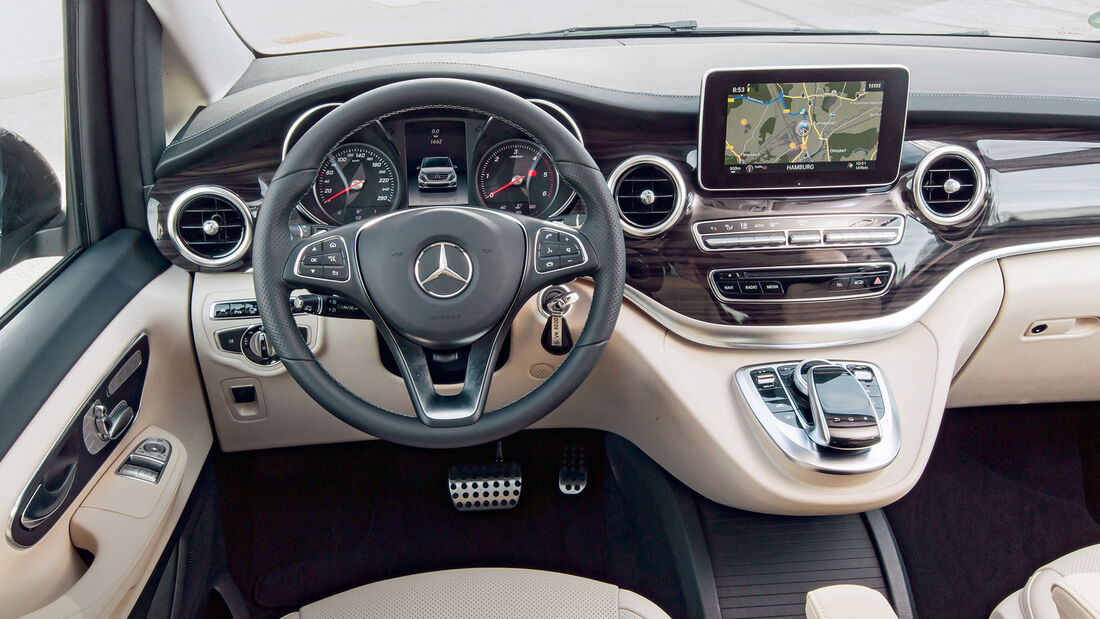 Mercedes V 250 Bluetec, Cockpit