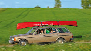 Mercedes W 123, Seitenansicht, Kanu, Dachträger