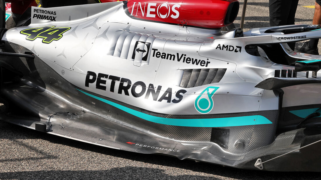 Mercedes W13 - Bahrain-Test  -  2022