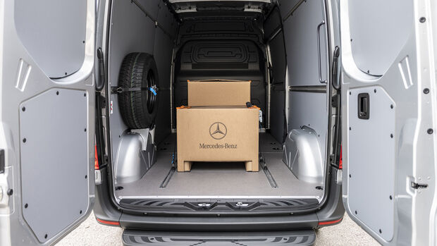 Mercedes e-Sprinter Transporter mit Elektroantrieb